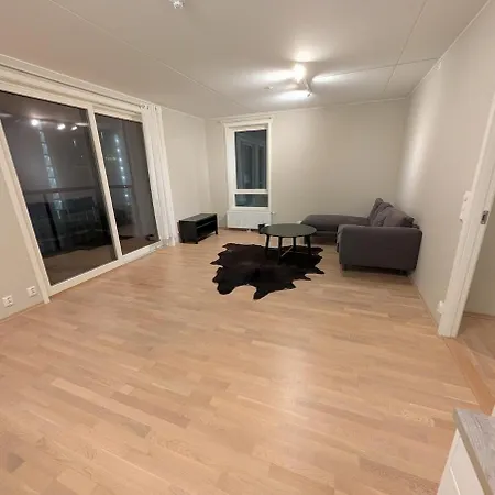 Entire Apartment, 3 Bedrooms 2 Bathrooms Centrally Located In Loren *