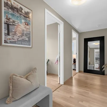 Entire Apartment, 3 Bedrooms 2 Bathrooms Centrally Located In Loren Apartamento